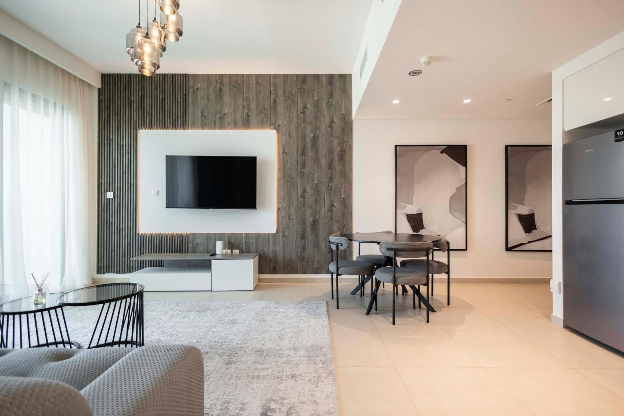 Modern At Downtown By Serenity Living Homes Apartment Dubai