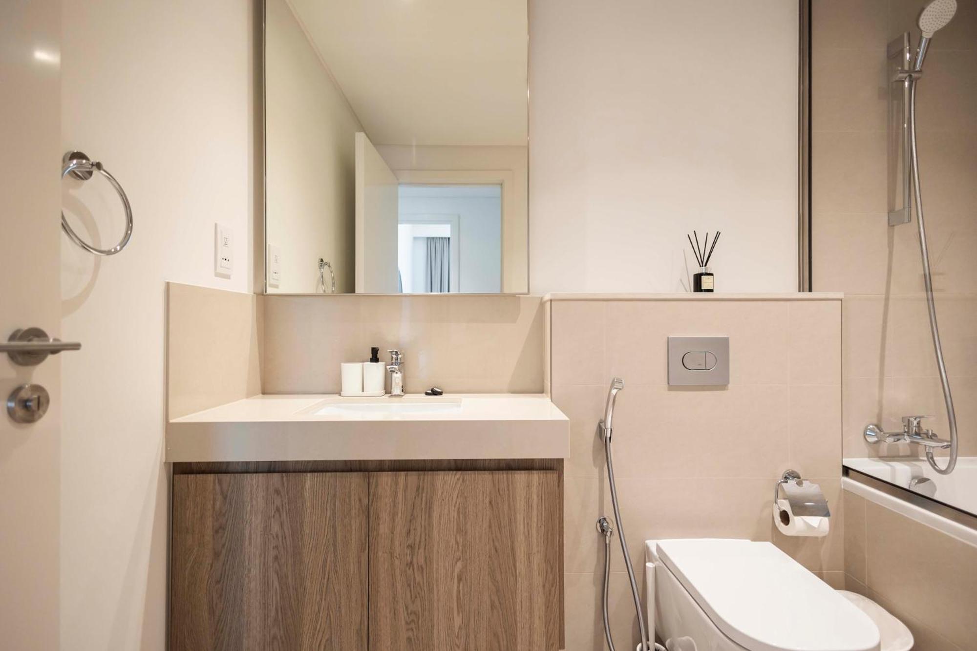 Apartment Modern At Downtown By Serenity Living Homes