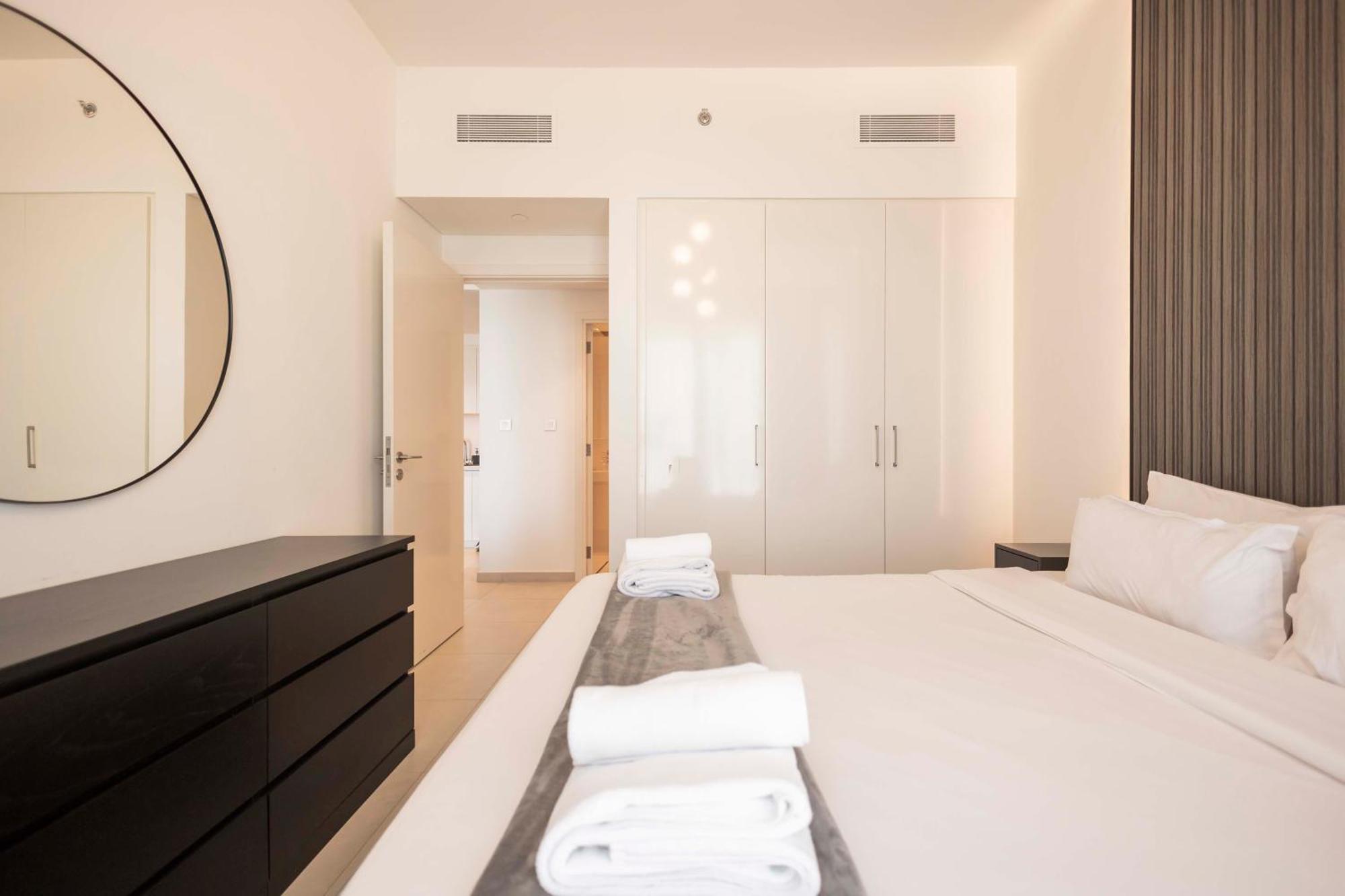 Modern At Downtown By Serenity Living Homes Apartment Dubai