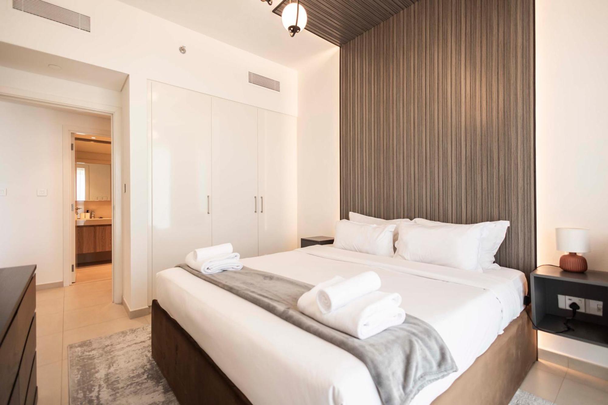 Apartment Modern At Downtown By Serenity Living Homes *